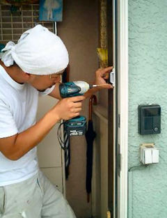 施工例：家研販売製の安心錠を使用した補助錠の設置