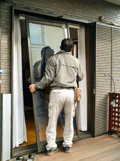 施工例：掃き出し窓を日本板硝子製の真空ガラス スペーシアに交換