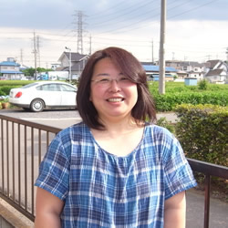 窓工房 事務担当:横山 由香