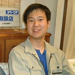 窓工房 店長:海野昌人