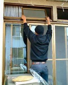 施工例：欄間窓のガラスを真空ガラス「スペーシア」に交換